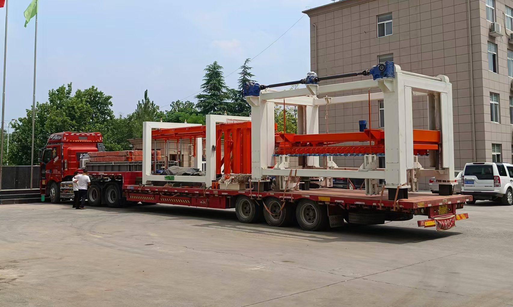 Наше оборудование для линии по производству газобетонных блоков выходит на мировые рынки, получая положительные отзывы от международных клиентов.